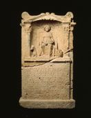 Nehalennia-altaar. In de tweede en derde eeuw wijdden succesvolle zouthandelaren een altaar aan de godin Nehalennia waarvan bij Domburg en Colijnsplaat heiligdommen zijn gevonden. Het zout ging onder meer naar het Rijnland. Dit altaar werd aan de godin (DEAE NEHALENIAE) geschonken door Marcus Exgingius Agricola (M(arcus) EXGINGIVS AGRICOLA), burger van Trier (CIVES TREVER(orum)), handelaar in (zel)zout te Keulen (NEGOTIATOR SALARIVS C(oloniae) C(laudia) A(ra) A(grippinensium)), die zijn belofte graag en welverdiend inlost (V(otum) S(olvit) L(ibens) M(erito)).
