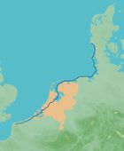 De kustvaart vermeden. Een constante in de Nederlandse geschiedenis is de route die binnen de duinen van Noord-Frankrijk tot aan Denemarken reikte, en waarmee vaart buitenom langs de gevaarlijke lage wal van de Noordzee werd vermeden. Deze route geeft aan het begrip binnenvaart een bijzondere betekenis