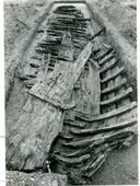 Wrakvondst van praam. Een praam uit de achttiende eeuw, opgegraven in 1980 op kavel A 71 in Zuidelijk Flevoland, nabij Almere-Stad.