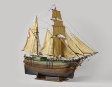 Model van kofschip of schoenergalgoot <em>Afien Smit</em>. De <em>Afien Smit</em> deed dienst in de kustvaart naar de Scandinavische landen en Rusland. Het model is in Groningen vervaardigd, schaal 1:15.