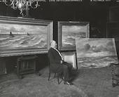 Mesdag in zijn atelier. De schilder Hendrik Willem Mesdag in zijn atelier aan de Laan van Meerdervoort in  Den Haag, tegenwoordig als museum De Mesdag Collectie voor het publiek geopend.