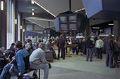 Schippersbeurs Rotterdam, 1989. Lange tijd waren de Nederlandse verladers verplicht om een groot deel van hun binnenlandse vrachten aan te bieden op een schippersbeurs. Basisregel was dat de schipper die het langst op lading had gewacht, als eerste het recht had om dit vervoer tegen een gereguleerde vrachtprijs te verrichten. In 1998 werd dit systeem opgeheven en vervangen door vrije concurrentie.